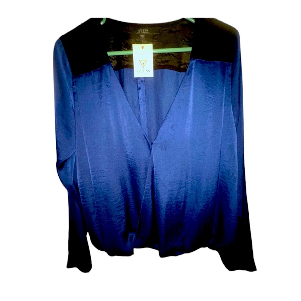 Guess Navy blue "GLENDA" drapey low V-neck  w/black lace blouse sz Small